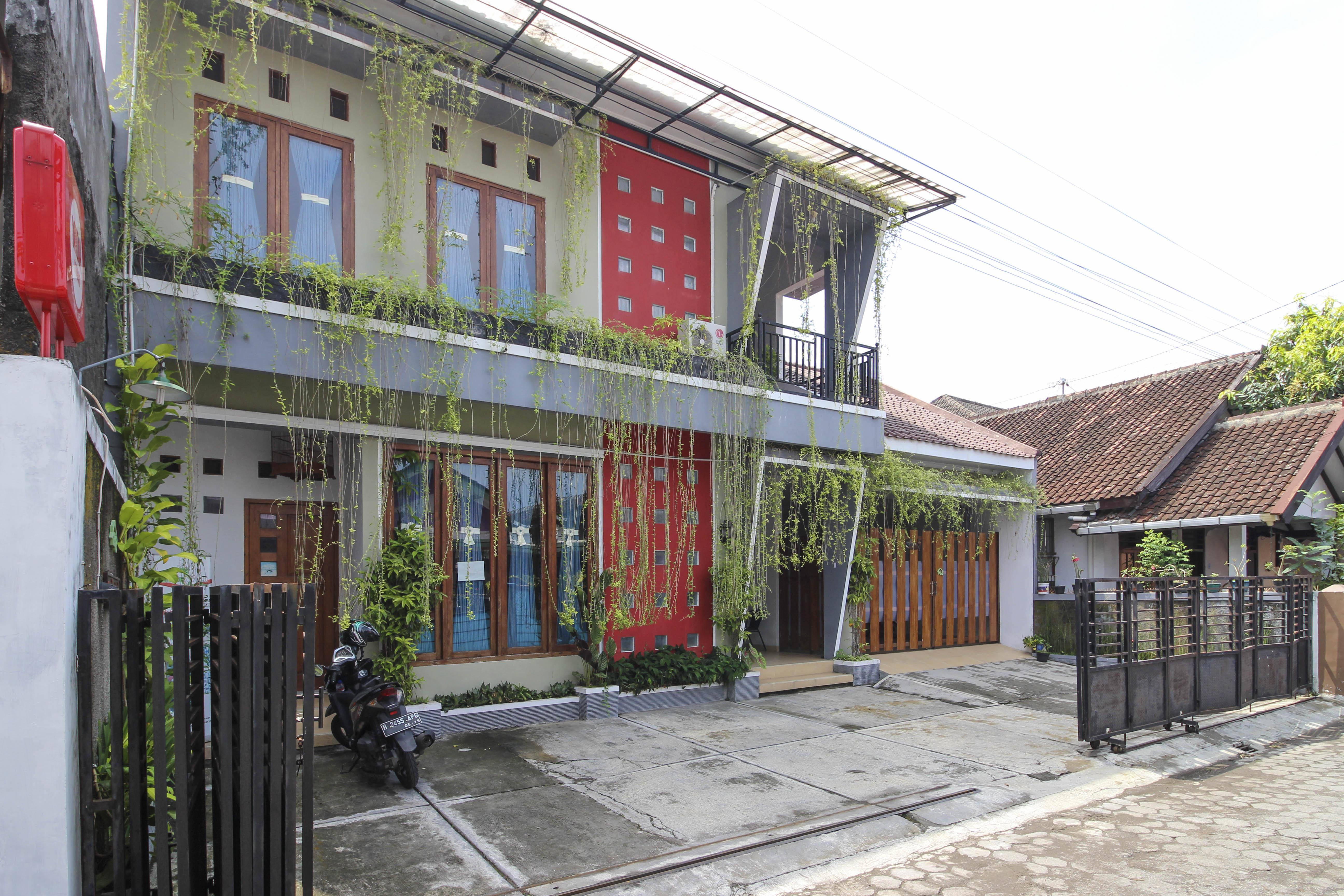 Reddoorz Near Hartono Mall Kejayan Ngoại thất bức ảnh