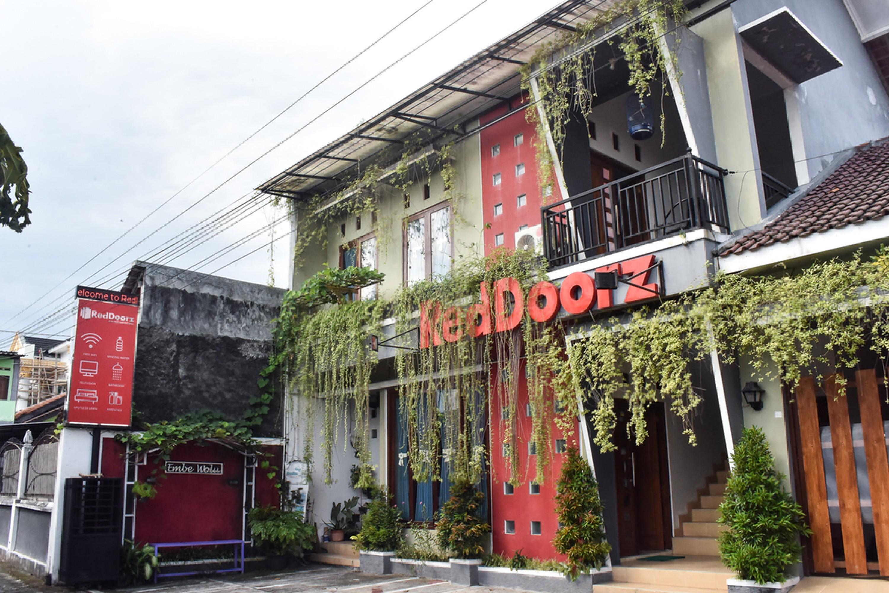 Reddoorz Near Hartono Mall Kejayan Ngoại thất bức ảnh